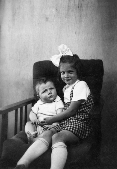 Иллюстрация к книге — В поисках Лин. История о войне и о семье, утраченной и обретенной [i_009.jpg]