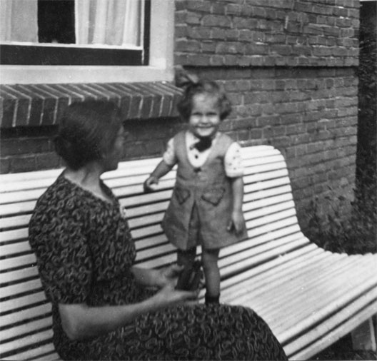 Иллюстрация к книге — В поисках Лин. История о войне и о семье, утраченной и обретенной [i_016.jpg]