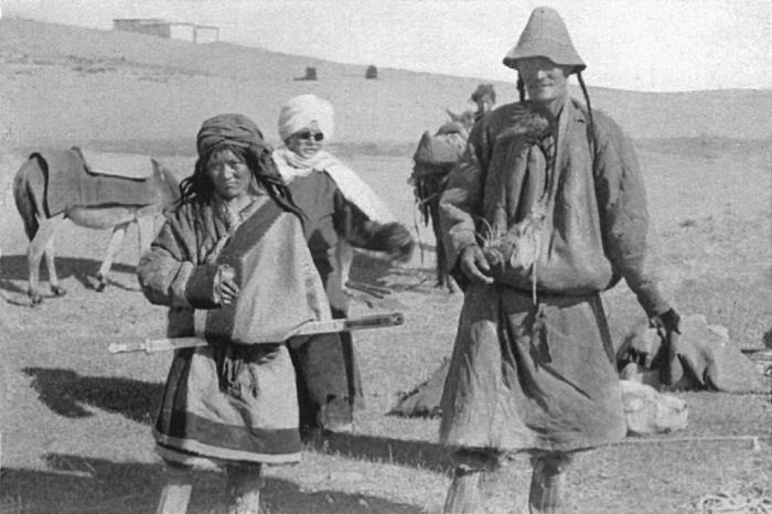 Иллюстрация к книге — Святые и разбойники неизведанного Тибета. Дневник экспедиции в Западный Тибет [i_011.jpg]