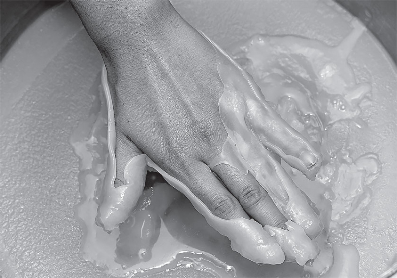 Иллюстрация к книге — История нефти. «Чёрное золото» – универсальный продукт [i_039.jpg]