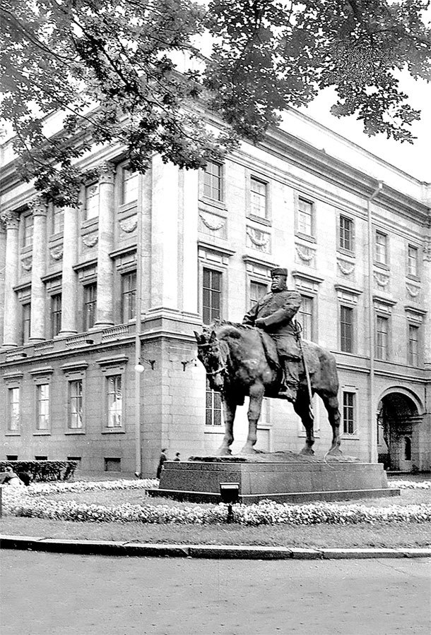 Иллюстрация к книге — Великие государственные деятели Российской империи. Судьбы эпохи [i_057.jpg]