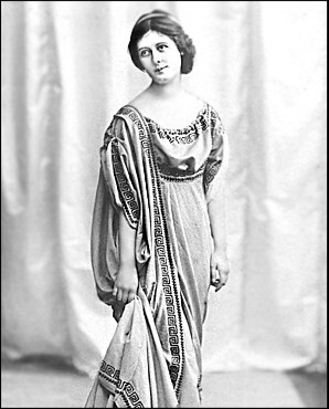 Иллюстрация к книге — Любовь в Серебряном веке. Истории о музах и женах русских поэтов и писателей. Радости и переживания, испытания и трагедии… [i_021.jpg]