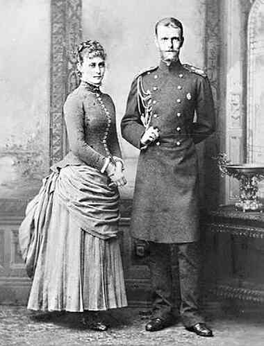 Иллюстрация к книге — Фавориты императорского двора. От Василия Голицына до Матильды Кшесинской [i_190.jpg]