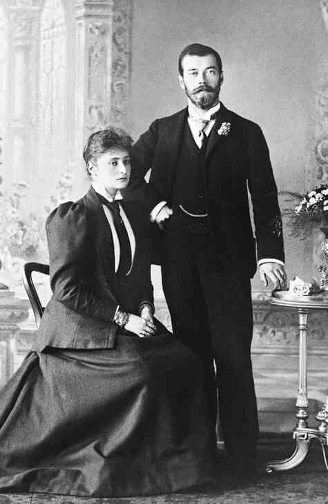 Иллюстрация к книге — Фавориты императорского двора. От Василия Голицына до Матильды Кшесинской [i_195.jpg]