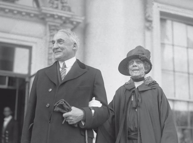 Иллюстрация к книге — 1922: Эпизоды бурного года [img352f.jpg]