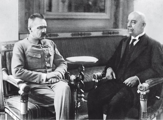 Иллюстрация к книге — 1922: Эпизоды бурного года [img901.jpg]