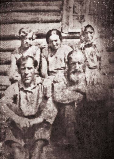 Иллюстрация к книге — Дневник длиною в жизнь. История одной судьбы, в которой две войны и много мира. 1916–1991 [i_006.jpg]