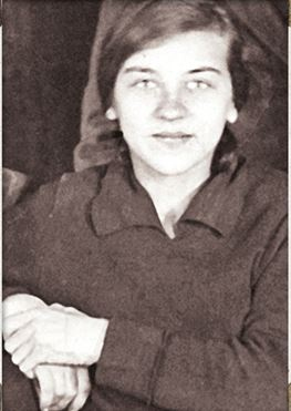 Иллюстрация к книге — Дневник длиною в жизнь. История одной судьбы, в которой две войны и много мира. 1916–1991 [i_032.jpg]