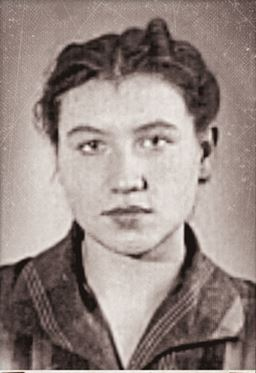 Иллюстрация к книге — Дневник длиною в жизнь. История одной судьбы, в которой две войны и много мира. 1916–1991 [i_039.jpg]