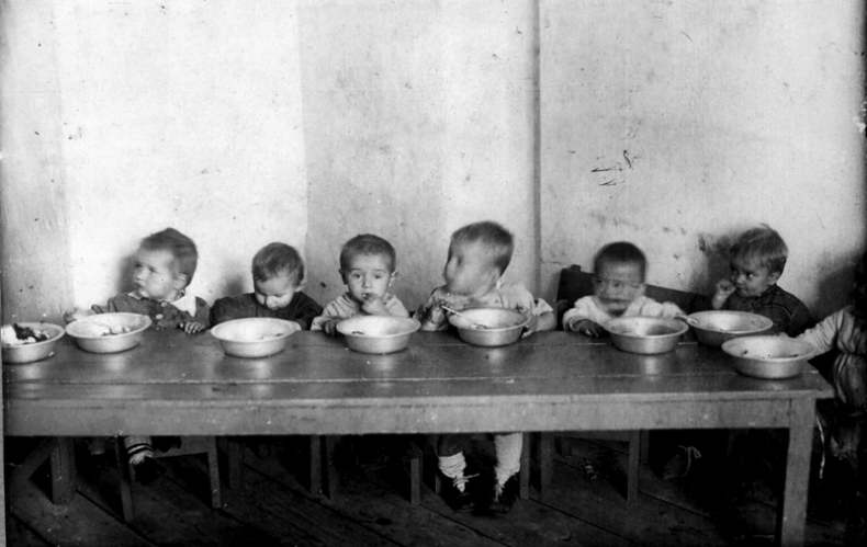 Иллюстрация к книге — Семнадцать лет в советских лагерях [i_035.jpg]