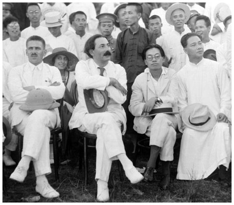 Иллюстрация к книге — Старшая сестра, Младшая сестра, Красная сестра. Три женщины в сердце Китая ХХ века [i_014.jpg]