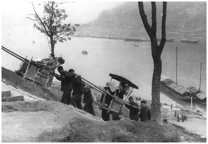 Иллюстрация к книге — Старшая сестра, Младшая сестра, Красная сестра. Три женщины в сердце Китая ХХ века [i_027.jpg]