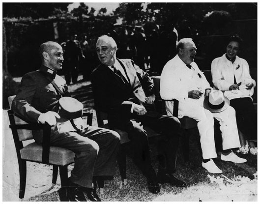 Иллюстрация к книге — Старшая сестра, Младшая сестра, Красная сестра. Три женщины в сердце Китая ХХ века [i_036.jpg]