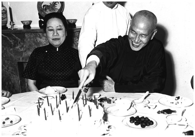 Иллюстрация к книге — Старшая сестра, Младшая сестра, Красная сестра. Три женщины в сердце Китая ХХ века [i_045.jpg]