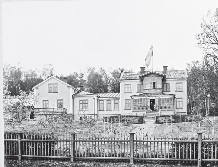 Иллюстрация к книге — Нобели в России. Как семья шведских изобретателей создала целую промышленную империю [i_100.jpg]