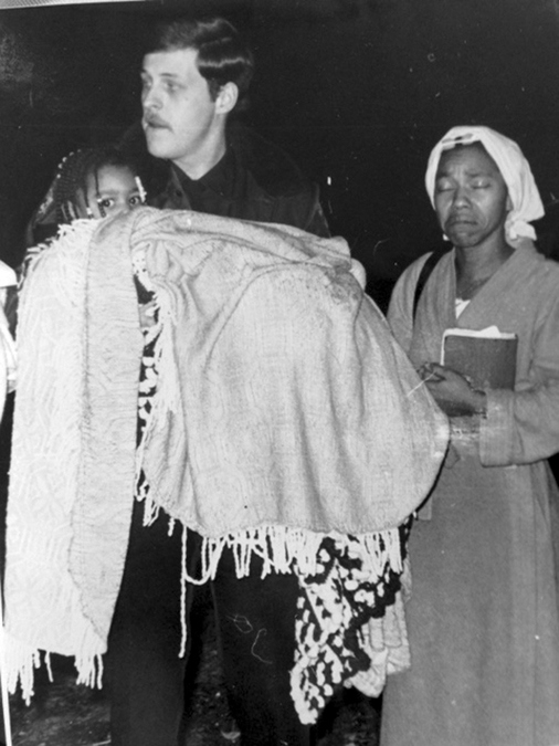 Иллюстрация к книге — Охотники на людей: как мы поймали Пабло Эскобара [i_002.jpg]