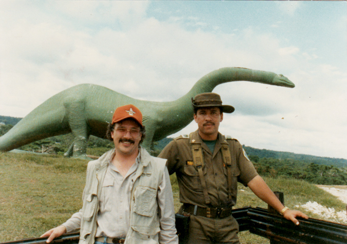 Иллюстрация к книге — Охотники на людей: как мы поймали Пабло Эскобара [i_008.jpg]