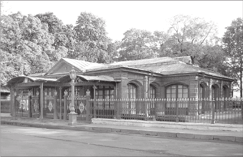 Иллюстрация к книге — Путеводитель по Петербургу. Увлекательные экскурсии по Северной столице. 34 маршрута [i_020.jpg]