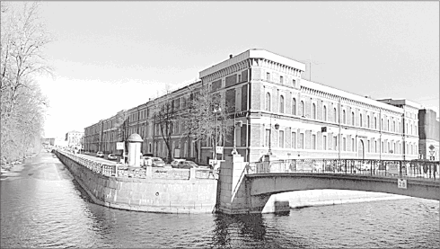 Иллюстрация к книге — Путеводитель по Петербургу. Увлекательные экскурсии по Северной столице. 34 маршрута [i_048.jpg]