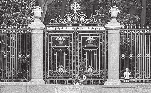 Иллюстрация к книге — Путеводитель по Петербургу. Увлекательные экскурсии по Северной столице. 34 маршрута [i_050.jpg]