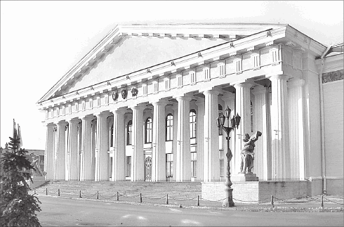 Иллюстрация к книге — Путеводитель по Петербургу. Увлекательные экскурсии по Северной столице. 34 маршрута [i_208.jpg]