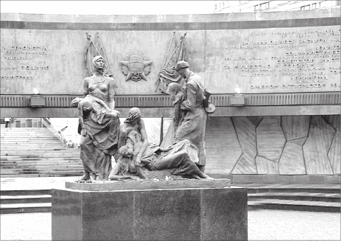 Иллюстрация к книге — Путеводитель по Петербургу. Увлекательные экскурсии по Северной столице. 34 маршрута [i_227.jpg]