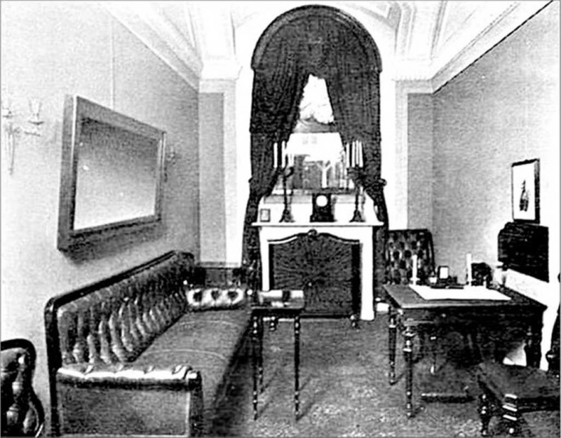 Иллюстрация к книге — Вокруг Знаменской площади. История застройки площади Восстания, Лиговского канала, улиц Восстания и Пушкинской [i_061.jpg]