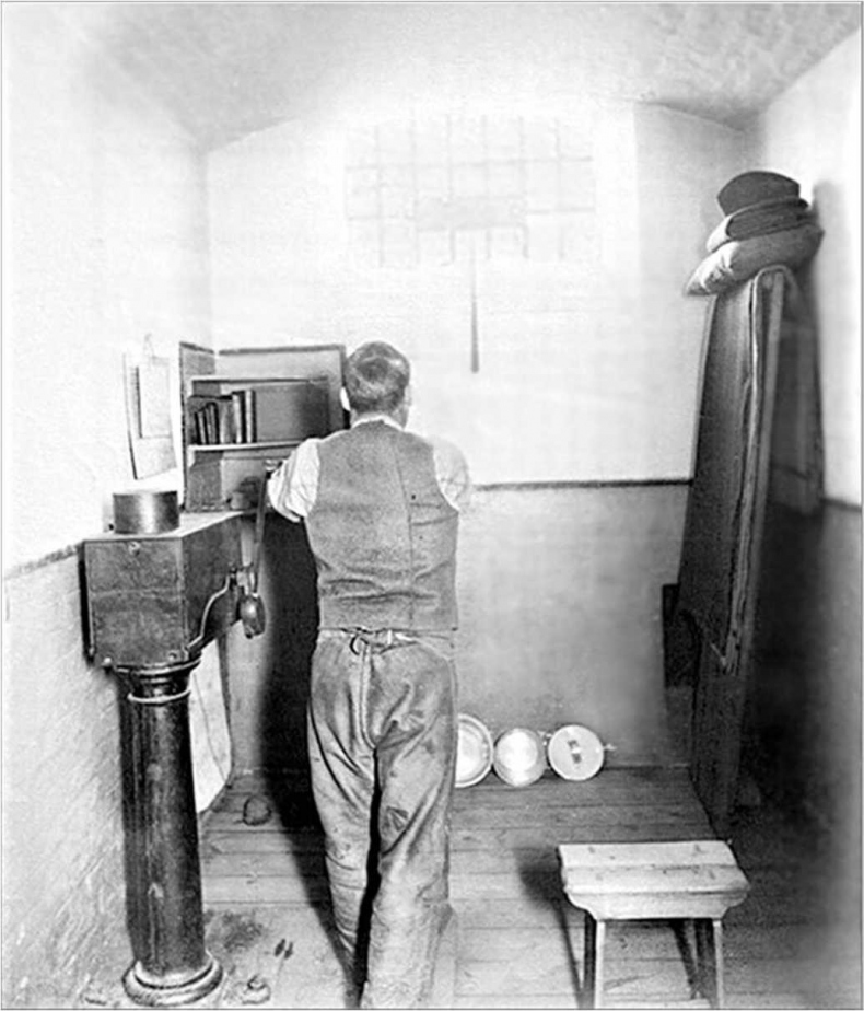 Иллюстрация к книге — Вокруг Знаменской площади. История застройки площади Восстания, Лиговского канала, улиц Восстания и Пушкинской [i_108.jpg]