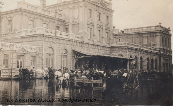 Иллюстрация к книге — Под большевистским террором [image3_61c1ed186806820007caf309_jpg.jpg]