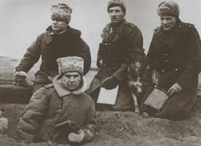 Иллюстрация к книге — Герои Сталинградской битвы [i_023.jpg]