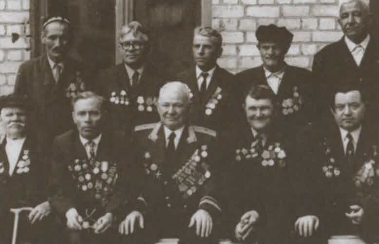 Иллюстрация к книге — Герои Сталинградской битвы [i_059.jpg]