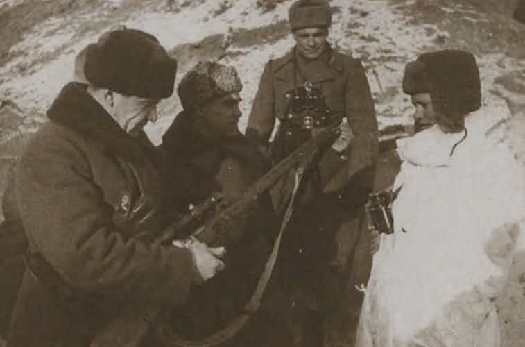 Иллюстрация к книге — Герои Сталинградской битвы [i_062.jpg]