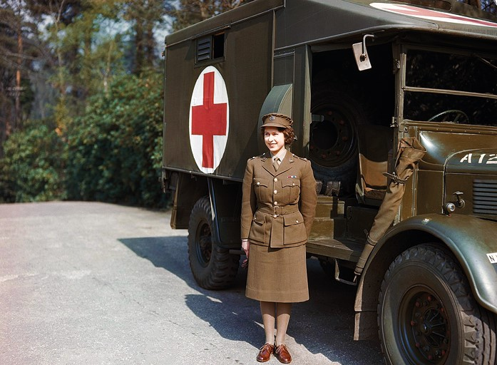 Иллюстрация к книге — Елизавета II – королева Великобритании [i_014.jpg]