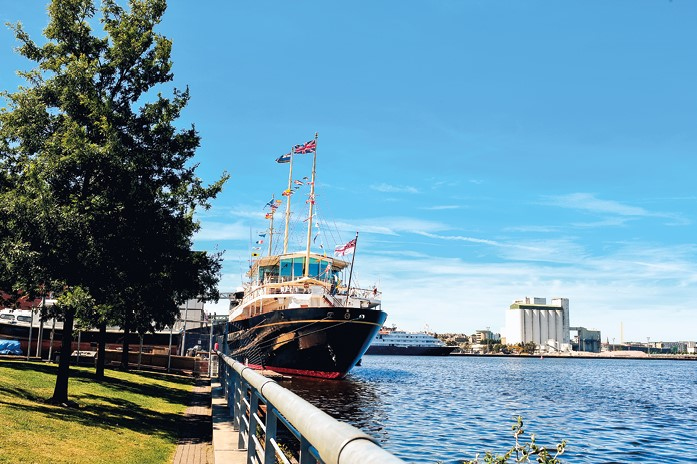 Иллюстрация к книге — Елизавета II – королева Великобритании [i_051.jpg]