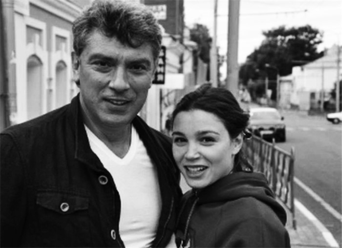 Иллюстрация к книге — Дочь своего отца [i_001.jpg]