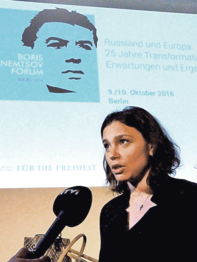 Иллюстрация к книге — Дочь своего отца [i_052.jpg]