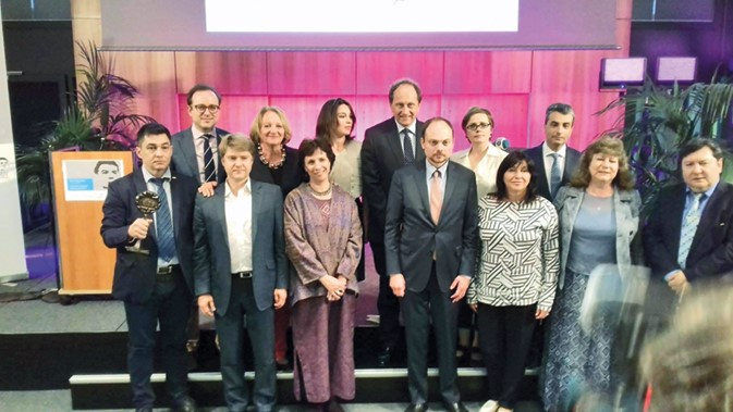 Иллюстрация к книге — Дочь своего отца [i_054.jpg]