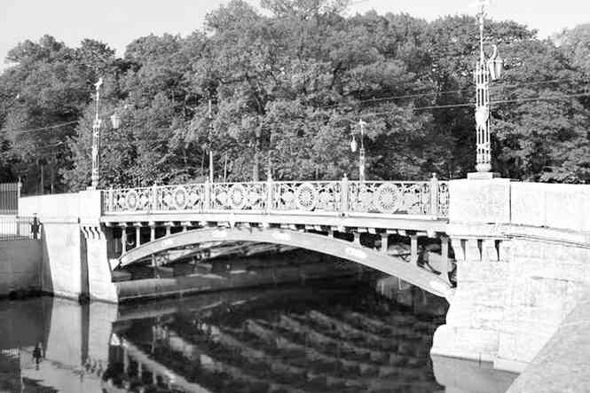 Иллюстрация к книге — Мосты Петербурга. В прошлом, настоящем и будущем [i_044.jpg]