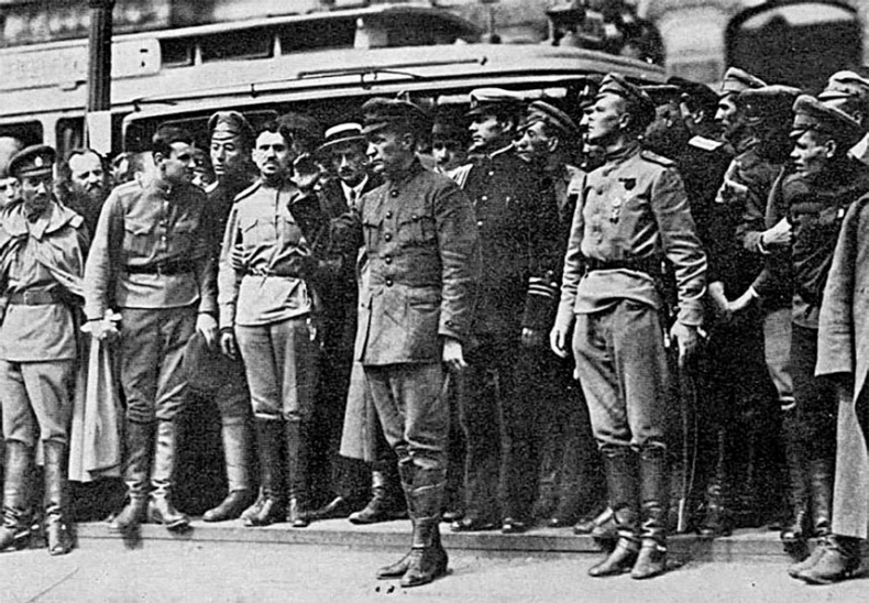 Иллюстрация к книге — Русская революция. Временное правительство. Воспоминания [i_010.jpg]