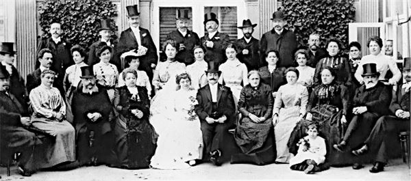 Иллюстрация к книге — Утраченное кафе «У Шиндлеров». История Холокоста и судьба одной австро-венгерской семьи [i_009.jpg]