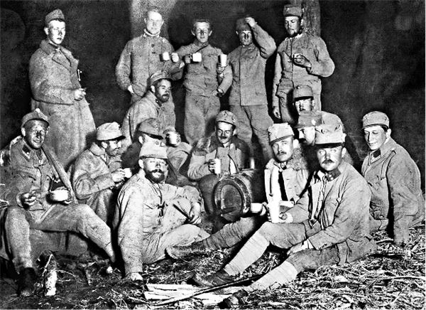 Иллюстрация к книге — Утраченное кафе «У Шиндлеров». История Холокоста и судьба одной австро-венгерской семьи [i_023.jpg]