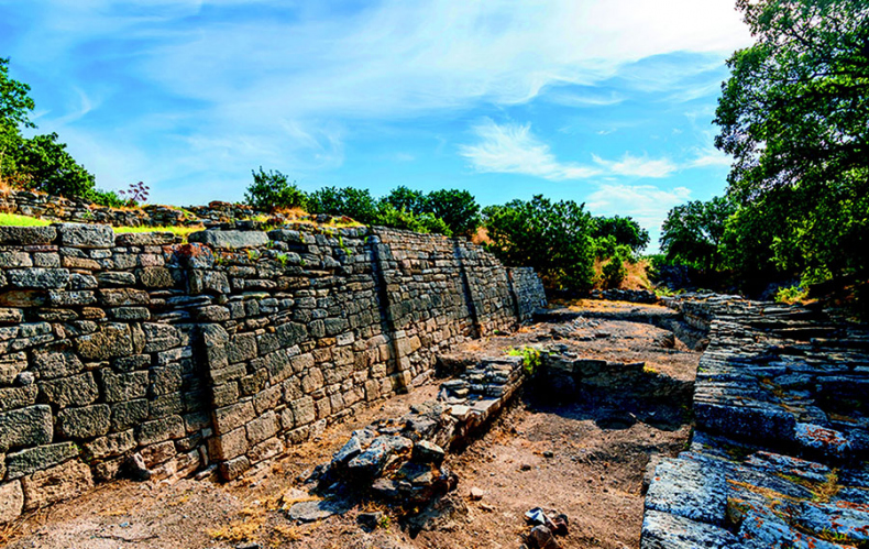 Иллюстрация к книге — Современная Древняя Греция. Античная и советская история [i_039.jpg]