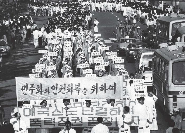 Иллюстрация к книге — Cудьба [imgd04a.jpg]