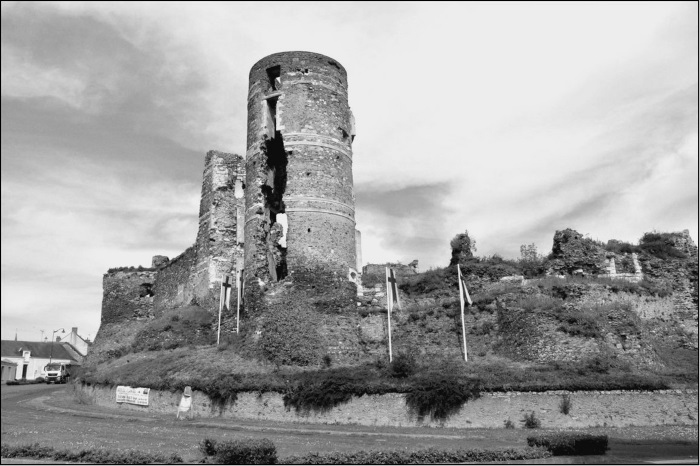 Иллюстрация к книге — Соратник Орлеанской девы. Триумф и трагедия Жиля де Рэ [i_022.jpg]