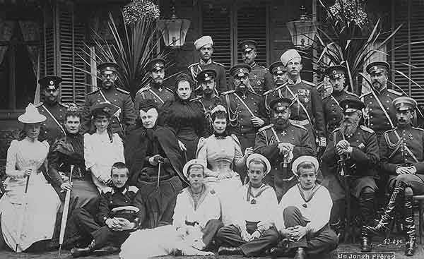 Иллюстрация к книге — Три самодержца. Дневники генеральши Богданович [_12.jpg]