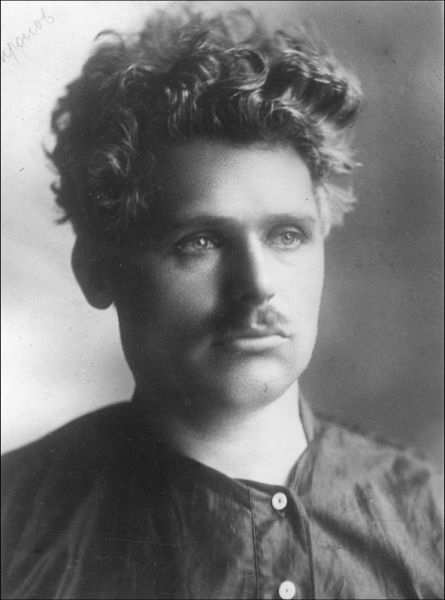 Иллюстрация к книге — За фасадом сталинской конституции. Советский парламент от Калинина до Громыко [i_004.jpg]