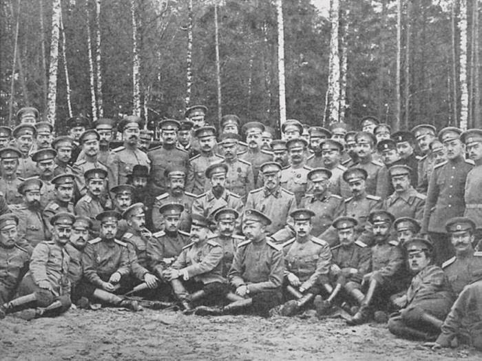 Иллюстрация к книге — В царской ставке [i_005.jpg]