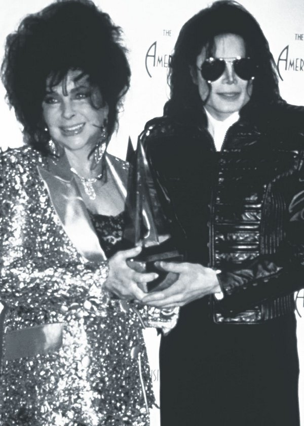 Иллюстрация к книге — Элизабет Тейлор. Жизнь, рассказанная ею самой [i_025.jpg]