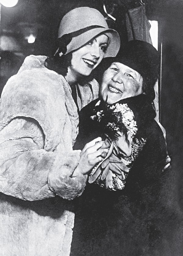 Иллюстрация к книге — Грета Гарбо. Жизнь, рассказанная ею самой [i_004.jpg]