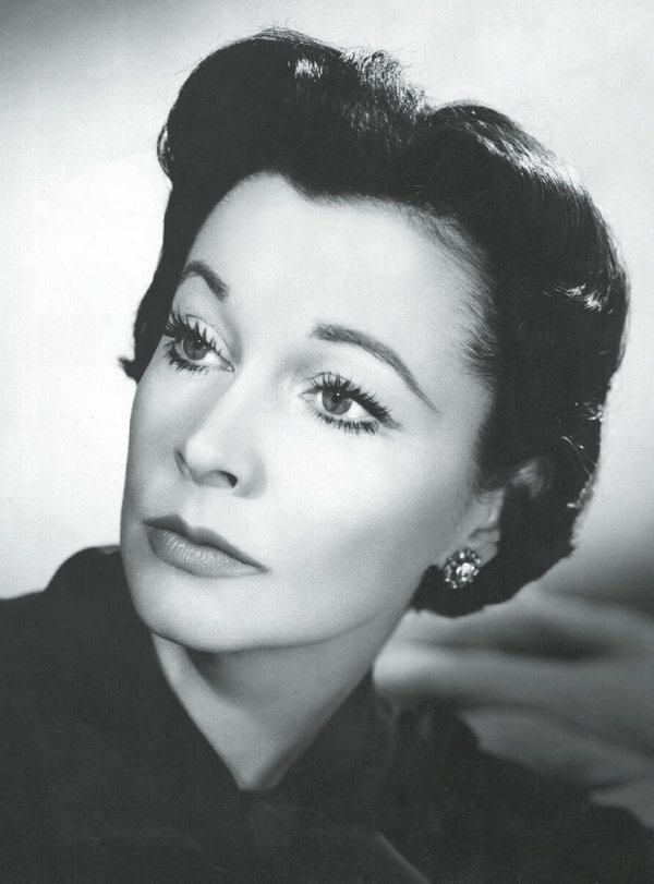 Иллюстрация к книге — Вивьен Ли. Жизнь, рассказанная ею самой [i_017.jpg]